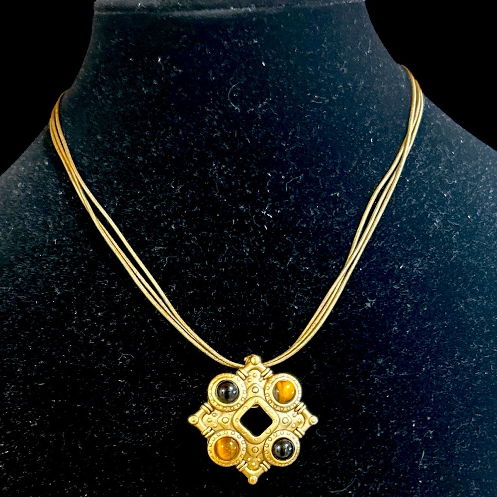 Catwalk pendant necklace by Premier Designs (Retired piece)